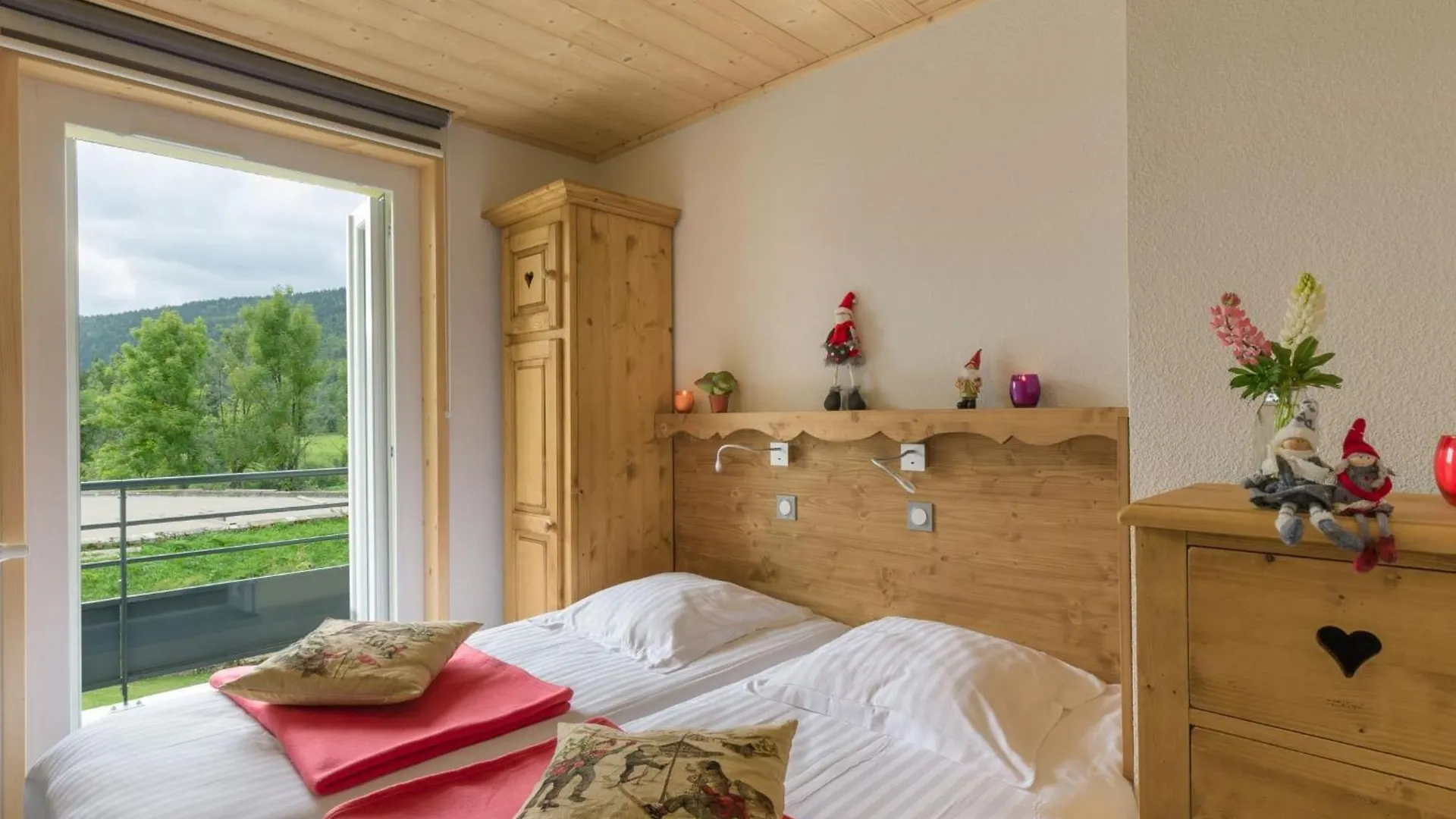 Apartment Dvacances Residence Les Tavaillons Mijoux France