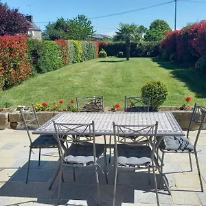 La Maison Bleue Saint-Sauveur-des-Landes