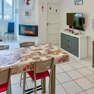  Appartement Beautiful In La Bourboule With Kitchen
